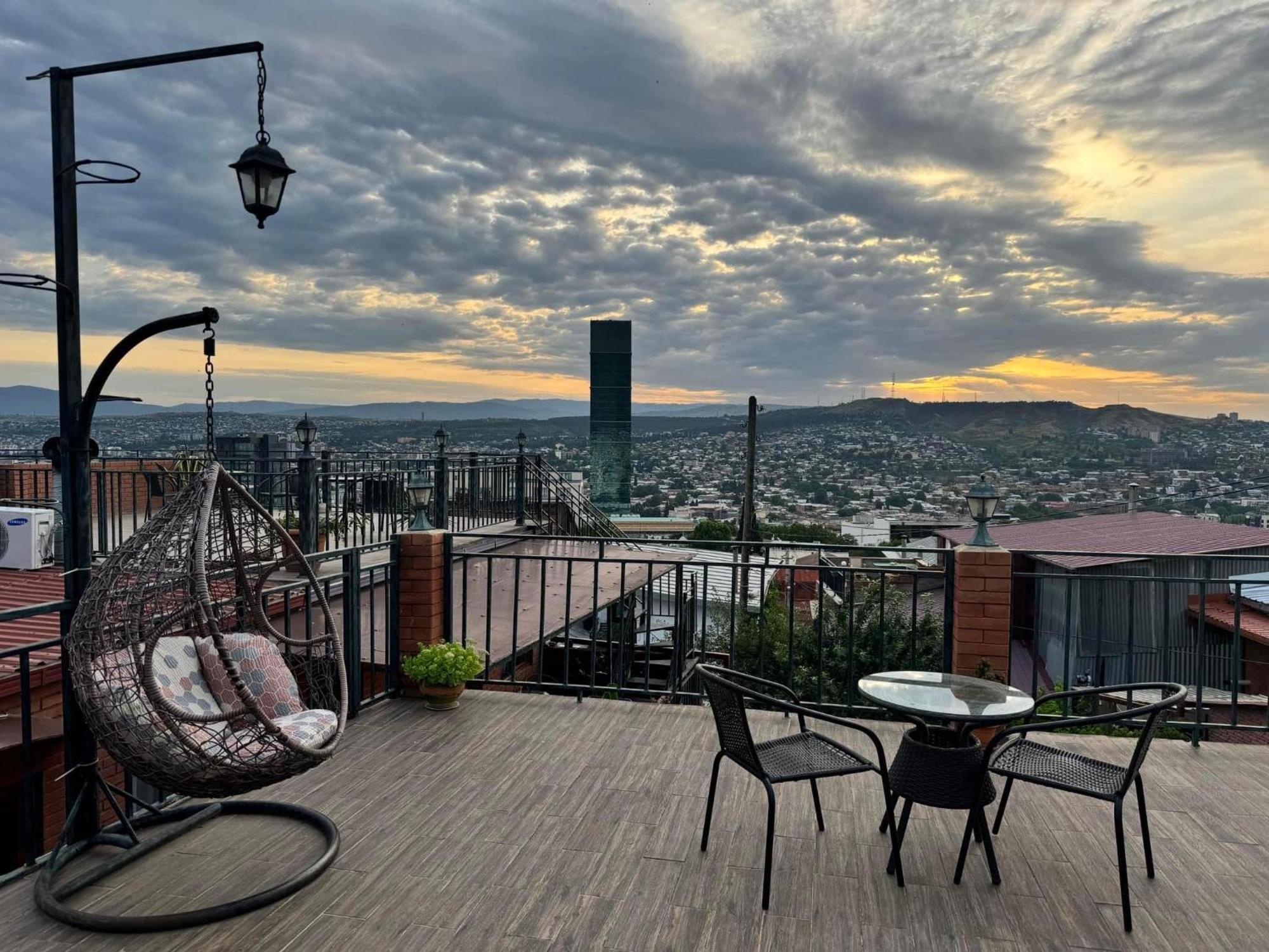 טביליסי 9 Borbalo Street Apartment With Terrace מראה חיצוני תמונה